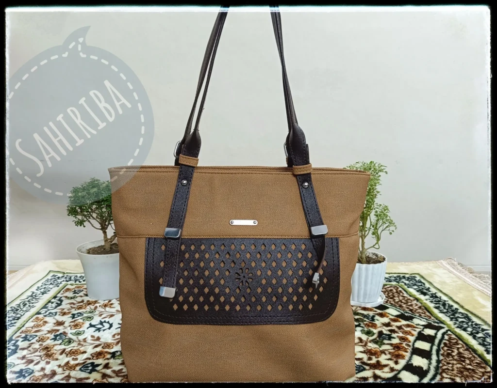 Elegant Shoulder Tote brown