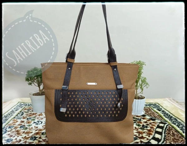 Elegant Shoulder Tote brown